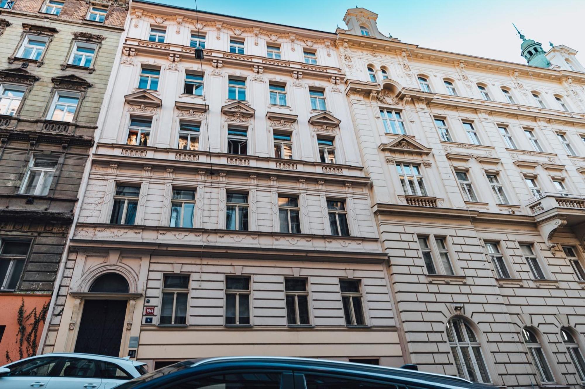 Two-Level Apart With A Terrace Near The Vltava River Praga Exterior foto